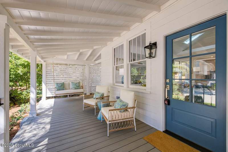 3 bedroom Single Family Residence at 553 Magnolia Avenue, St. Simons Park, St. Simons Island — photo 2