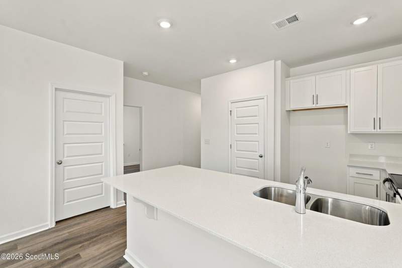 4 bedroom Single Family Residence at 1055 Lakes Boulevard, The Lakes at North Glynn, Brunswick — photo 5