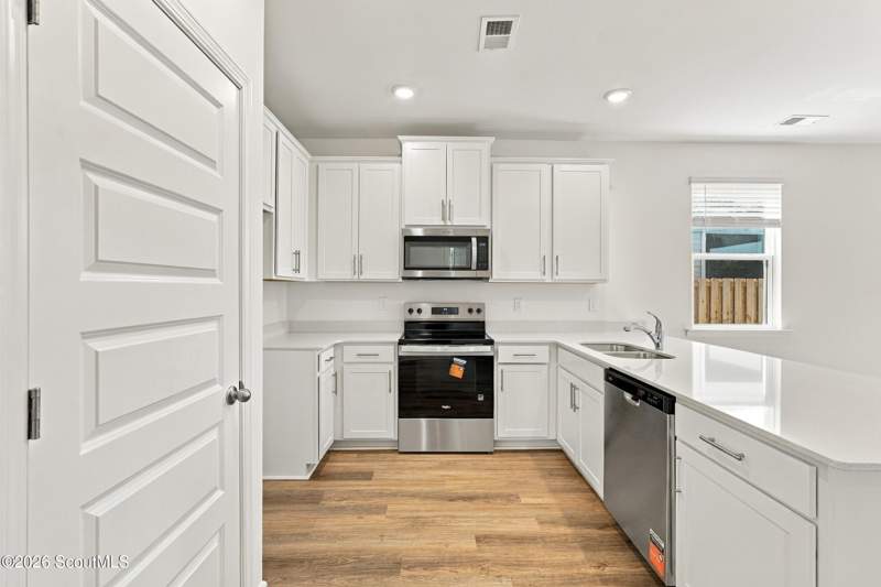 4 bedroom Single Family Residence at 1055 Lakes Boulevard, The Lakes at North Glynn, Brunswick — photo 2