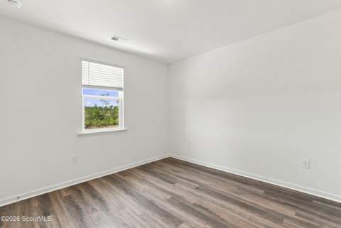 1055 Lakes Boulevard, Brunswick GA - photo 16 of 34