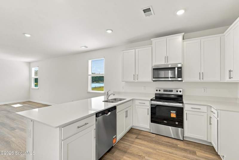 4 bedroom Single Family Residence at 1060 Lakes Boulevard, The Lakes at North Glynn, Brunswick — photo 3