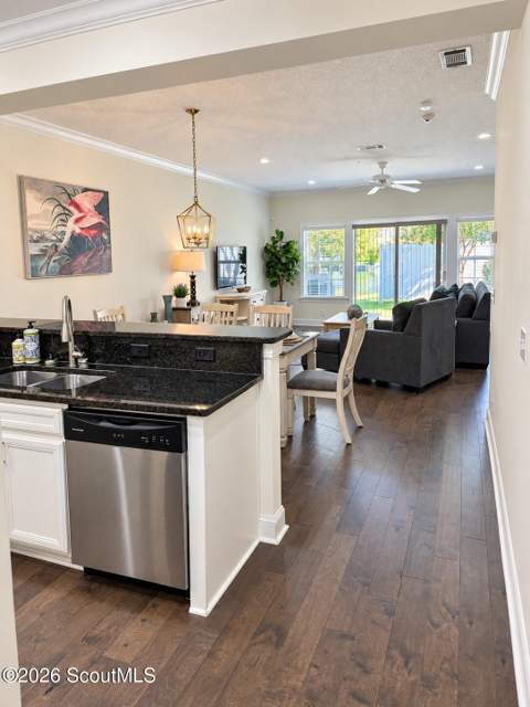 102 Mariners Circle, St. Simons Island GA - photo 9 of 32