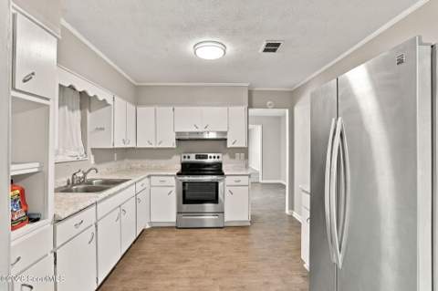 4336 Albany Avenue, Waycross GA - photo 13 of 35