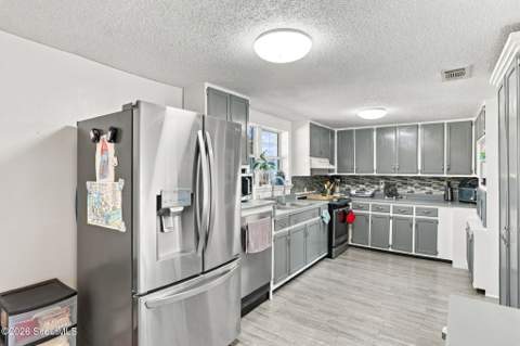 3027 Albany Avenue, Waycross GA - photo 13 of 41