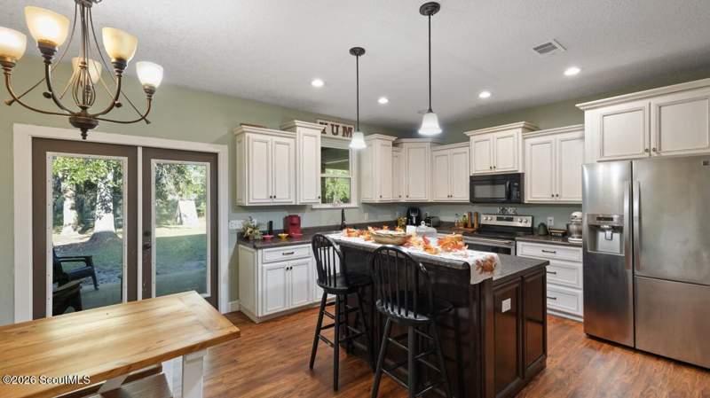 3 bedroom Single Family Residence at 9550 Lanes Bridge Road, Jesup, Jesup — photo 4