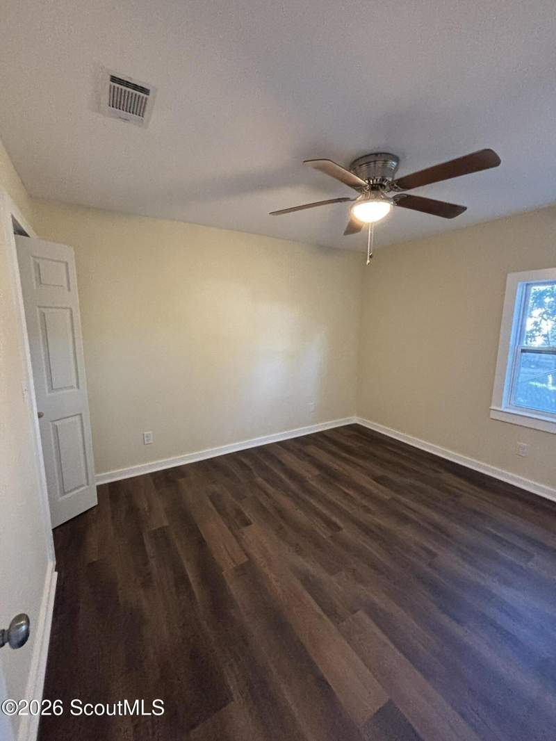 3 bedroom Single Family Residence at 1103 Q Street, New Town, Brunswick — photo 3
