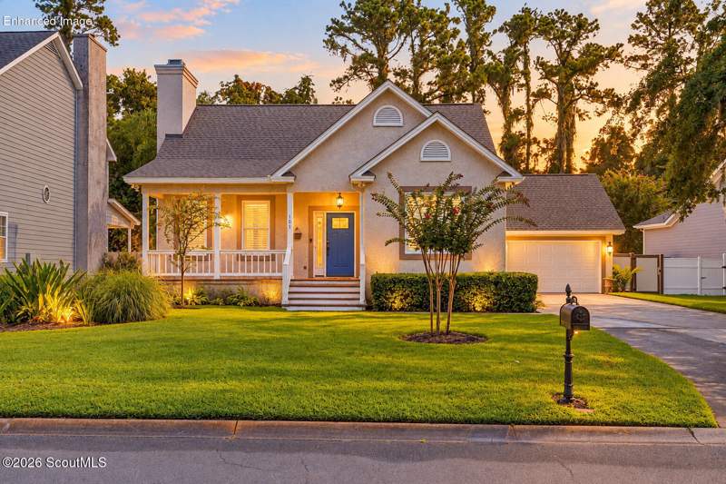 3 bedroom Single Family Residence at 105 E Commons Drive, The Commons at Frederica, St. Simons Island — photo 2