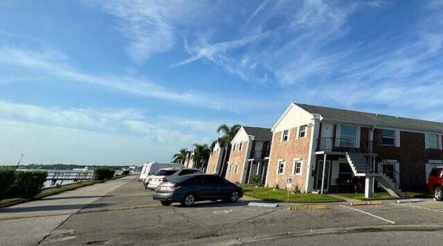 2 bedroom Condominium at 190 E Olmstead Drive #A1, Washington Arms Club Condo, Titusville — photo 3