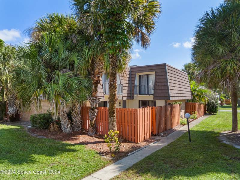 2 bedroom Townhouse at 3414 Vista Oaks Circle, Part of SE 1/4 of NE 1/4 As Des, Palm Bay — photo 2