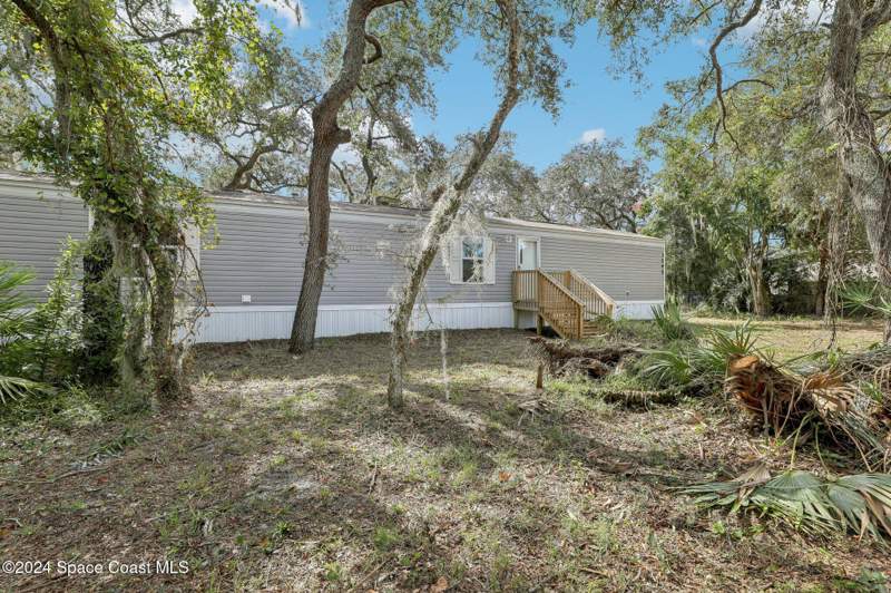 3 bedroom Manufactured Home at 3245 Keith Lane, Oakwood Village, Mims — photo 3