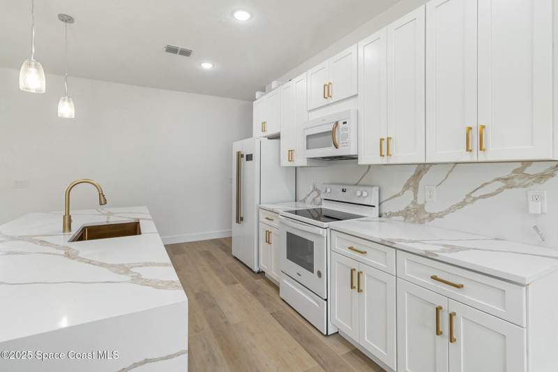 4 bedroom Single Family Residence at 435 Goldsmith Avenue, Port Malabar Country Club Unit 4, Palm Bay — photo 2