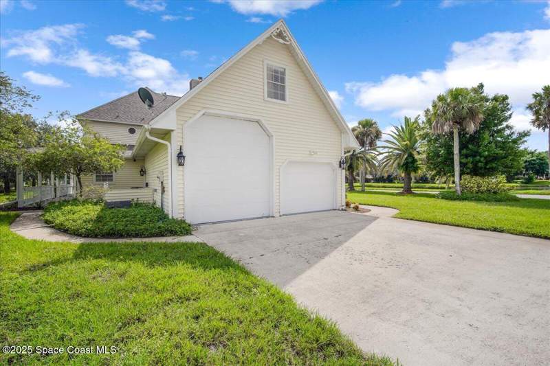 4 bedroom Single Family Residence at 110 River Woods Drive, River Wood Estates, Rockledge — photo 4