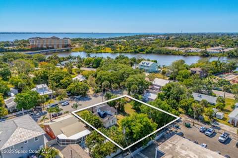 2106 Vernon Place, Melbourne FL - photo 13 of 48