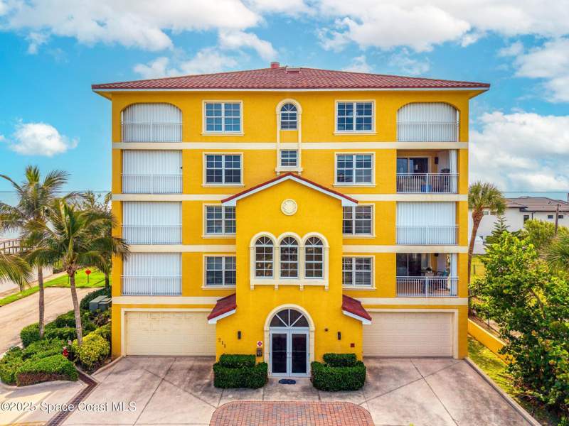 3 bedroom Condominium at 211 S 24th Street #202, Garden By The Sea Condominium, Cocoa Beach — photo 2