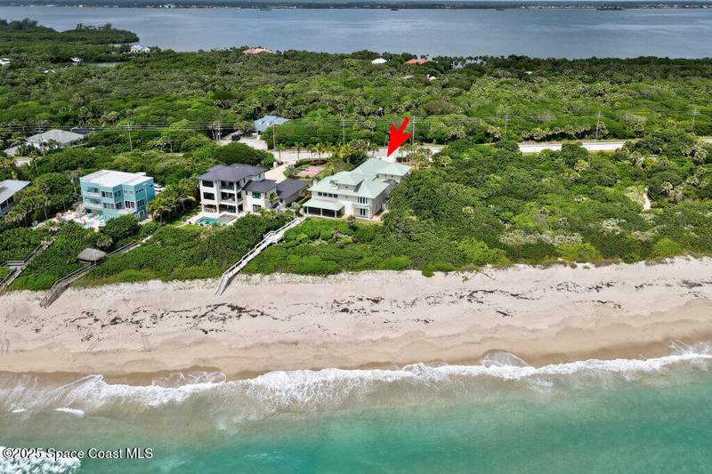5 bedroom Single Family Residence at 8855 Highway A1a, Melbourne Beach, Melbourne Beach — photo 2