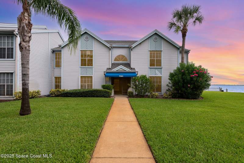 3 bedroom Condominium at 7060 N Highway 1 #Aa-206, Sunrise Village Condo Ph I, Cocoa — photo 3
