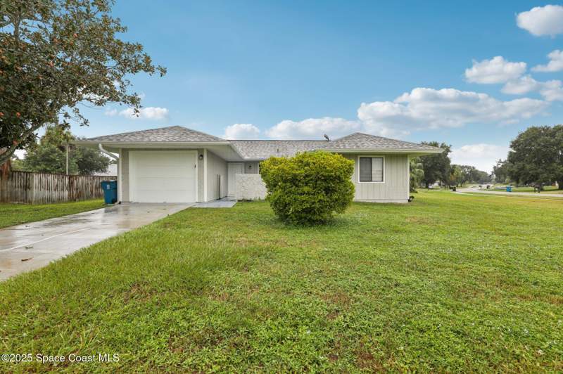3 bedroom Single Family Residence at 2197 Paoli Drive, Port Malabar Country Club Unit 6, Palm Bay — photo 2