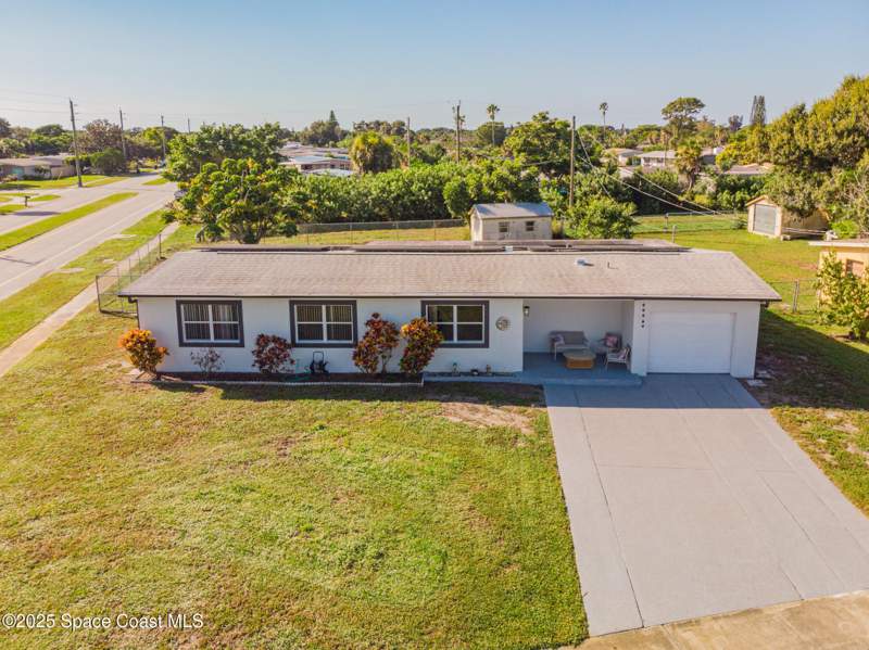 4 bedroom Single Family Residence at 2996 Garden Terrace, Palm Bay, Palm Bay — photo 2