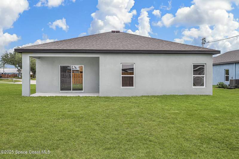 4 bedroom Single Family Residence at 472 Oldenberg Street, Port Malabar Unit 31, Palm Bay — photo 3