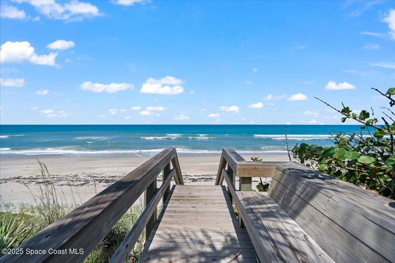 3 bedroom Single Family Residence at 5525 Highway A1a Highway, Melbourne Beach, Melbourne Beach — photo 5