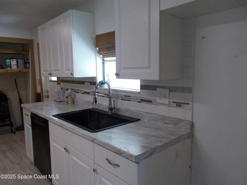 2 bedroom Manufactured Home at 906 Spruce Street, Barefoot Bay Mobile Home Subd Micco Florida Unit O, Sebastian — photo 3