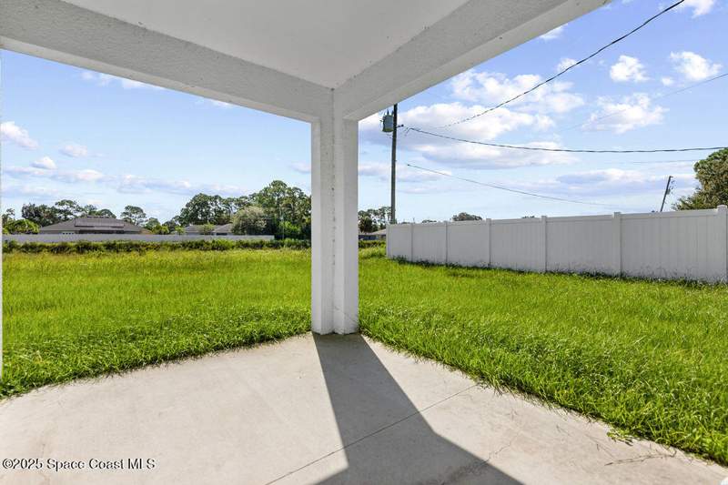 4 bedroom Single Family Residence at 529 Tejon Avenue, Port Malabar Unit 37, Palm Bay — photo 4