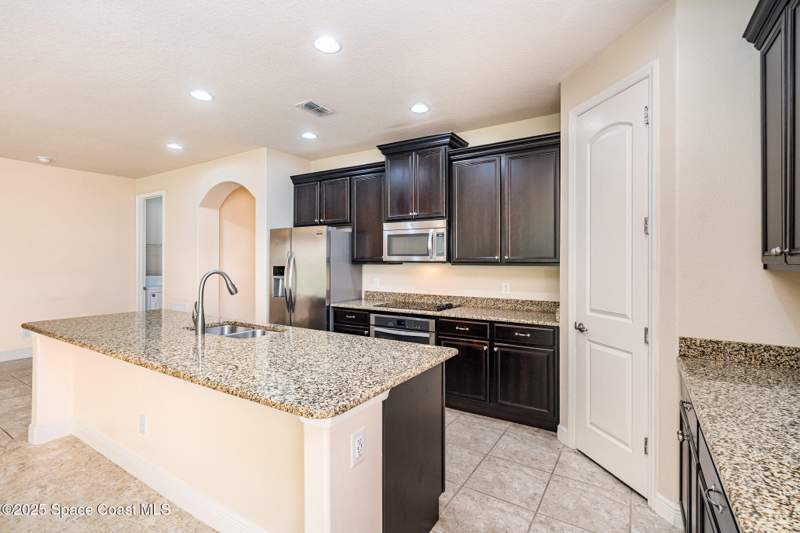 3 bedroom Single Family Residence at 454 Point Lobos Drive, Montecito Phase 1A, Satellite Beach — photo 3