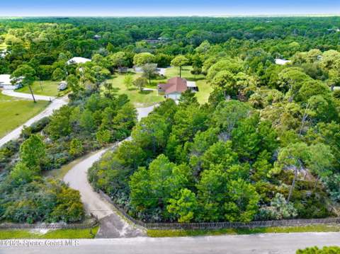 6570 Whispering Pines Lane, Grant FL - photo 12 of 62