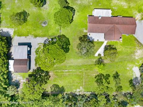 6570 Whispering Pines Lane, Grant FL - photo 11 of 62