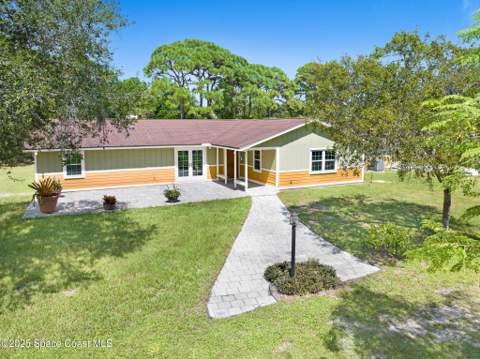 6570 Whispering Pines Lane, Grant FL - photo 17 of 62