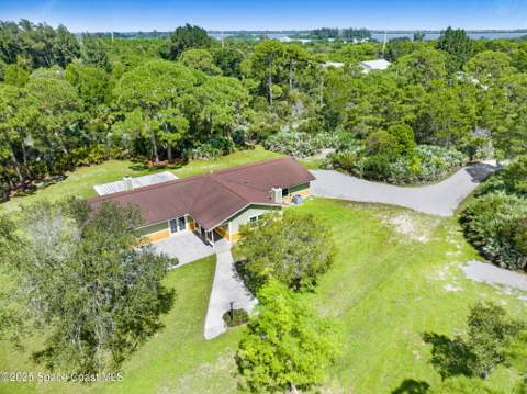 6570 Whispering Pines Lane, Grant FL - photo 18 of 62