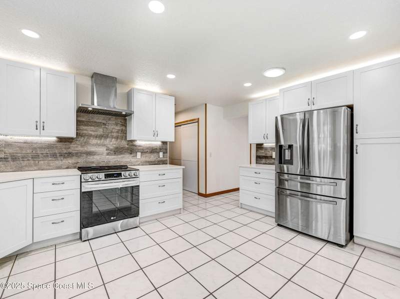 3 bedroom Single Family Residence at 6570 Whispering Pines Lane, Riverview Terrace Estates, Grant — photo 4