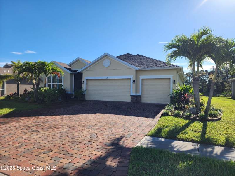 3 bedroom Single Family Residence at 676 Stonebriar Drive, Stonebriar at Bayside Lakes, Palm Bay — photo 3