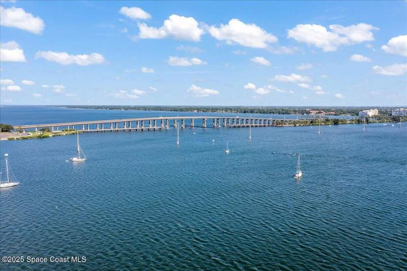 2 bedroom Condominium at 104 Riverside Drive #203, Oleander Pointe Ph II, Cocoa — photo 2