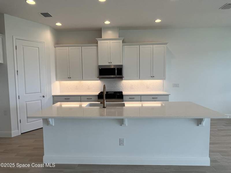 2 bedroom Townhouse at 3038 Pangea Circle, Pangea Park, Melbourne — photo 4