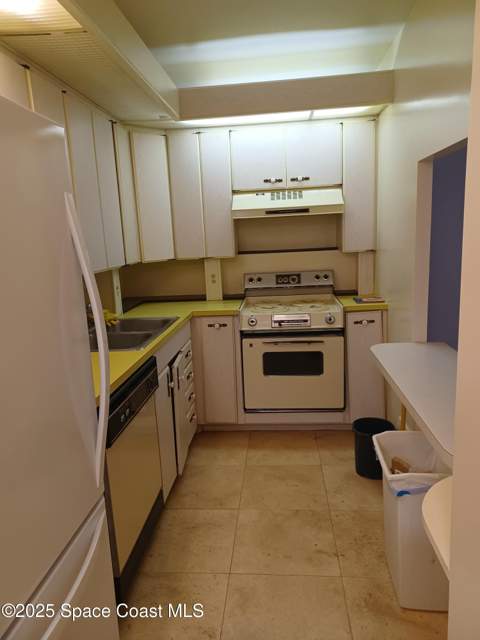 2020 N Atlantic Avenue #112-s, Cocoa Beach FL - photo 10 of 35