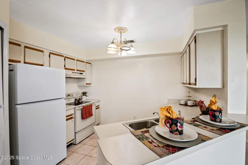 2 bedroom Condominium at 7030 N Highway 1 #Dd-102, Sunrise Village Condo Ph II, Cocoa — photo 5