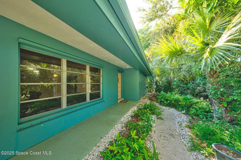 3 bedroom Single Family Residence at 6545 Floridana Avenue, Floridana Beach 1st Addn, Melbourne Beach — photo 2