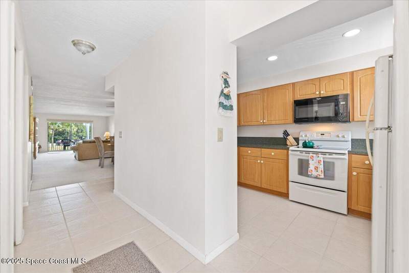 2 bedroom Condominium at 2160 N Highway A1a #202, Oceanview Condo, Indialantic — photo 4