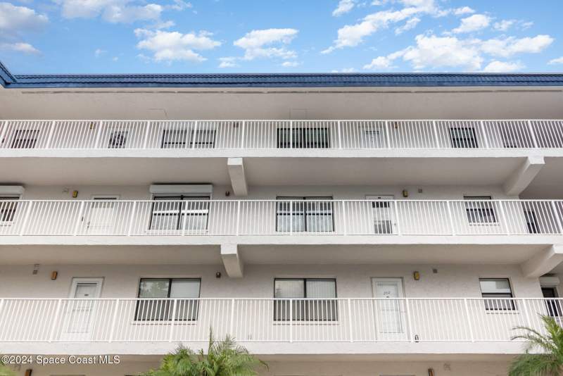 2 bedroom Condominium at 2160 N Hwy A1a #302, Oceanview Condo, Indialantic — photo 4