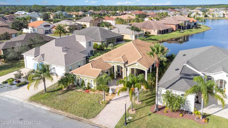 2 bedroom Single Family Residence at 200 Harmony Lane, The Great Outdoors Premier Rv/Golf Resort Xvi, Titusville — photo 3