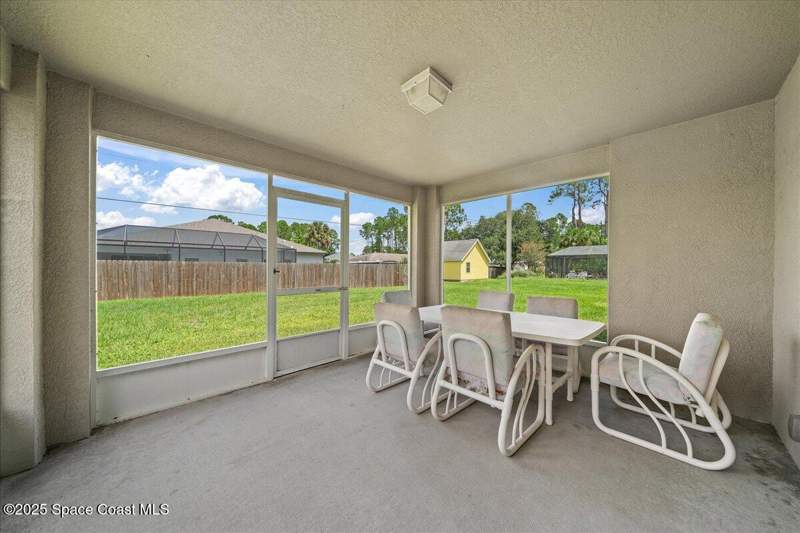 3 bedroom Single Family Residence at 433 Haleybury Street, Port Malabar Unit 31, Palm Bay — photo 5