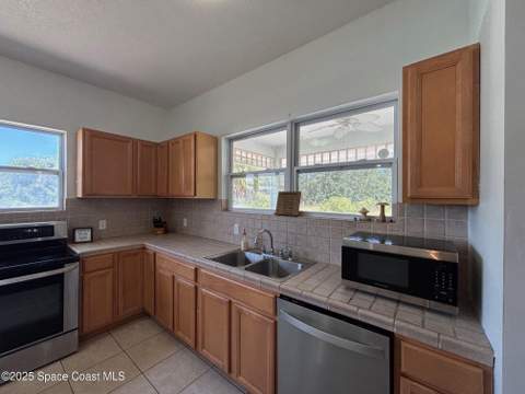 9590 Primrose Drive, Micco FL - photo 6 of 44