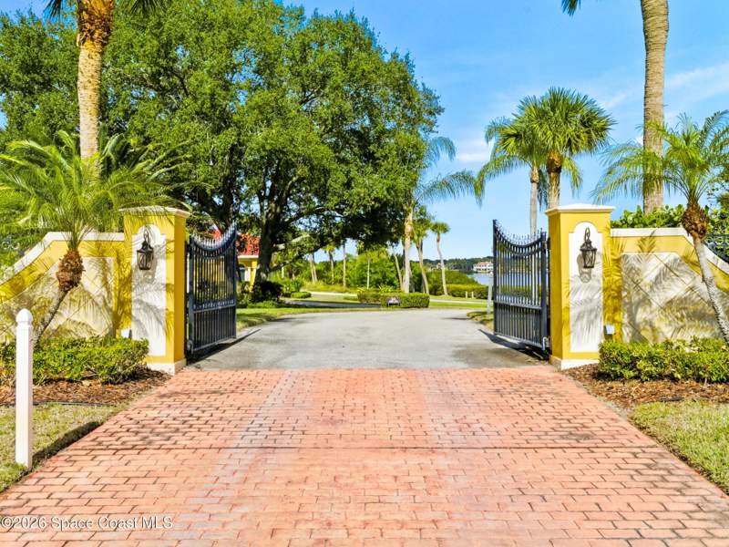 5 bedroom Single Family Residence at 265 Stewart Drive, Merritt Island, Merritt Island — photo 4