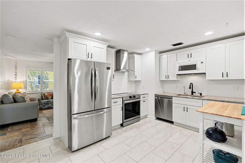 4 bedroom Single Family Residence at 206 Harbor Drive, Harbor Heights, Cape Canaveral — photo 3