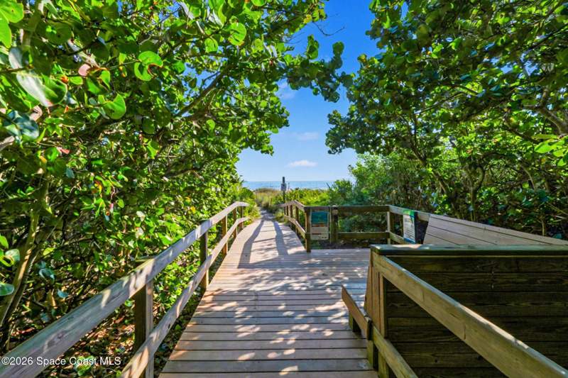 4 bedroom Single Family Residence at 206 Harbor Drive, Harbor Heights, Cape Canaveral — photo 5