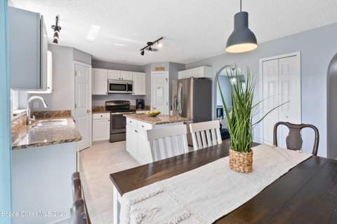 1531 Vista Lake Circle, Melbourne FL - photo 12 of 48
