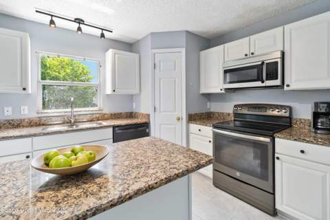 1531 Vista Lake Circle, Melbourne FL - photo 17 of 48