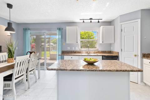 1531 Vista Lake Circle, Melbourne FL - photo 18 of 48