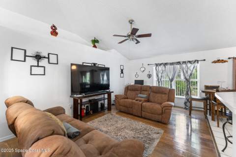 398 Taunton Road, Palm Bay FL - photo 10 of 36